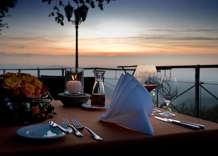 Отель Burg Windeck ***s